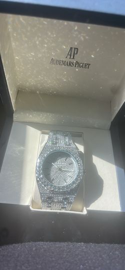 Moissanite Ap glow in dark dial