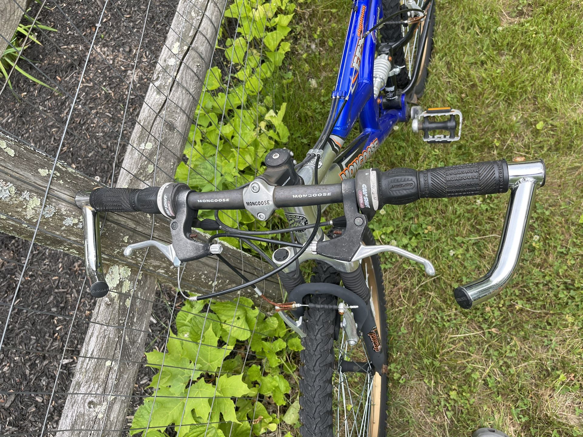 mongoose efx aluminum mountain bike