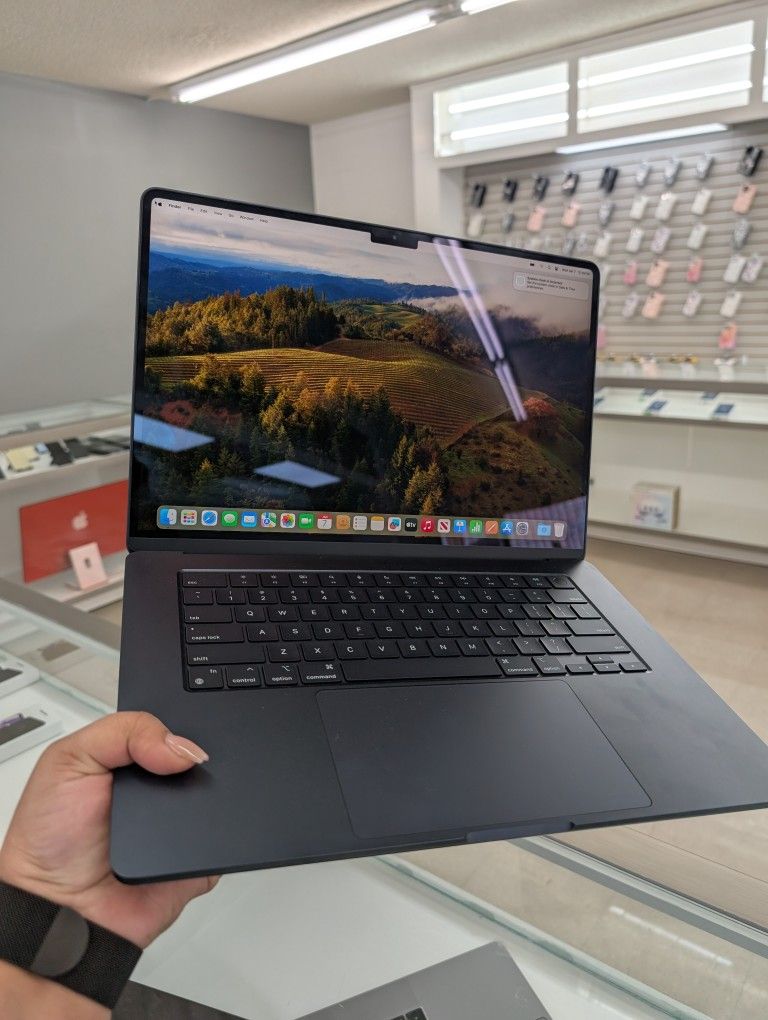 MacBook Air M3 2024 8GB RAM 256GB SSD