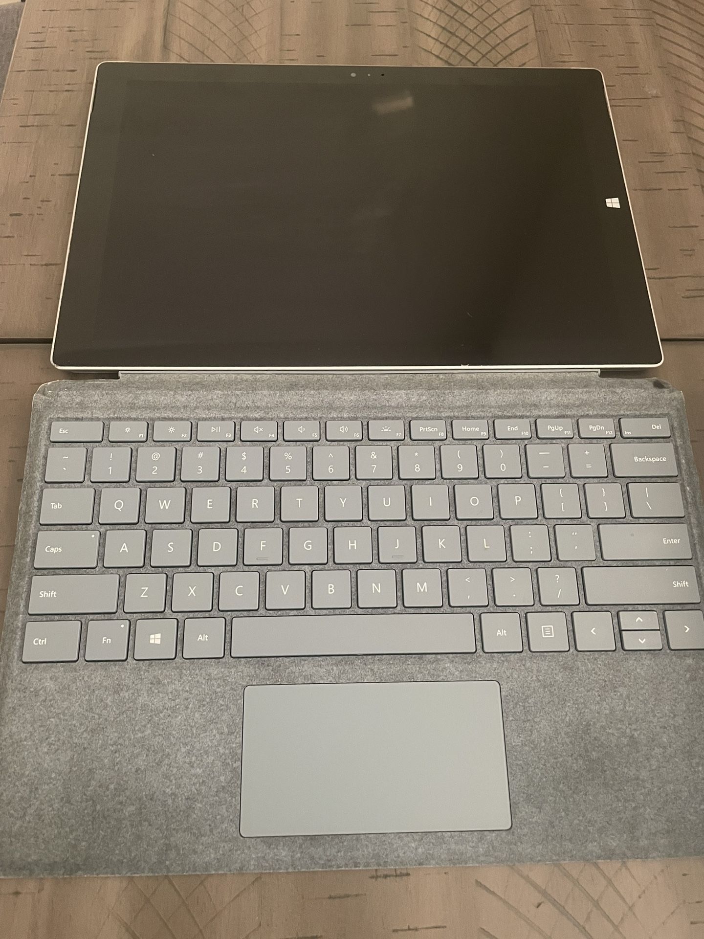 Microsoft Surface Pro 2014 - Excellent Condition - Includes Keyboard and Charger