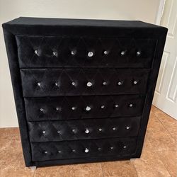 Queen size black bedroom frame and 2 dressers