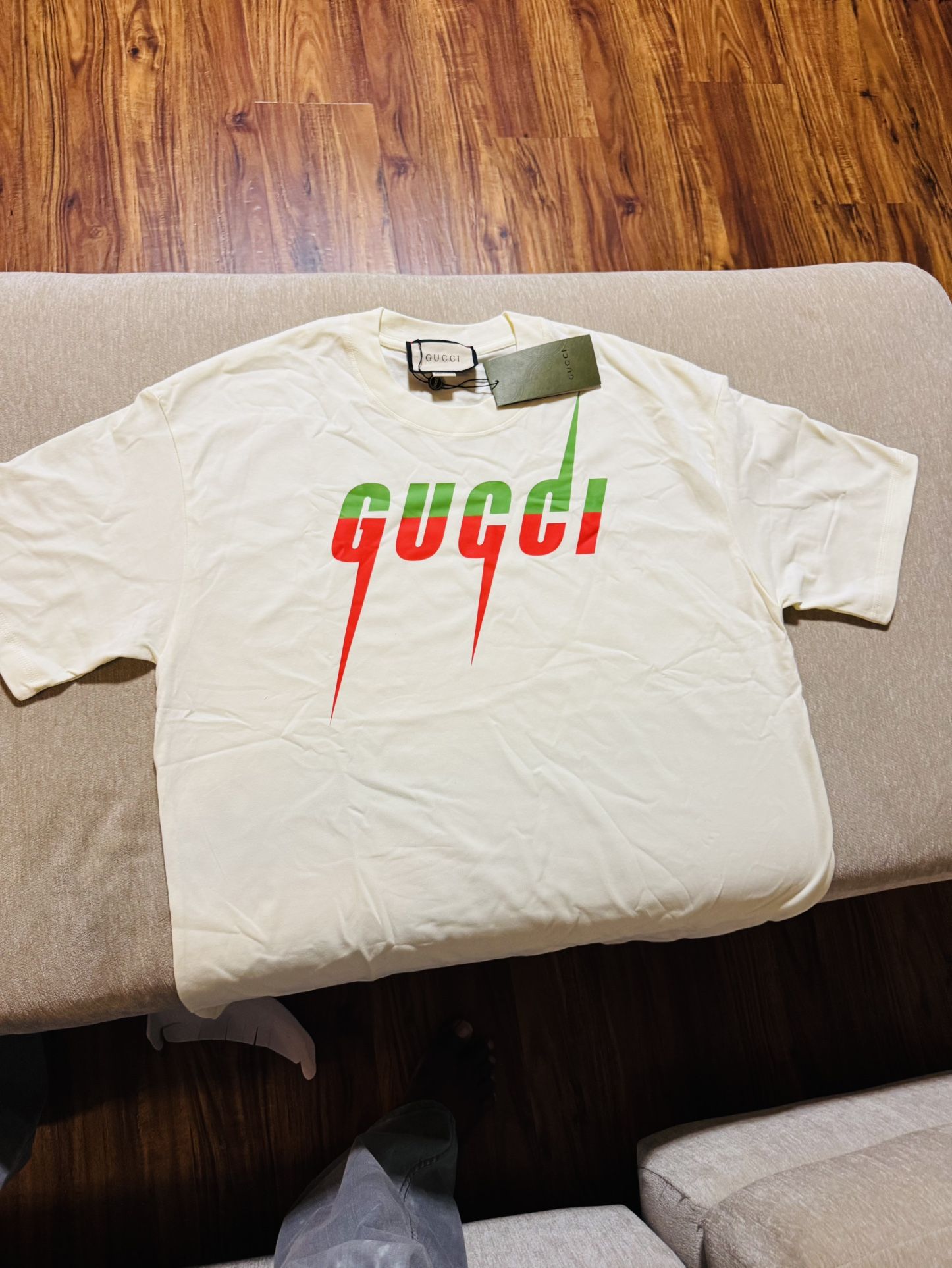 Brand New Gucci T -shirt 100$ Size XL