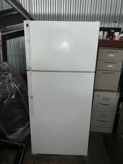 Refrigerator 28 “ wide
