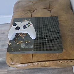 Xbox One S With One Controller