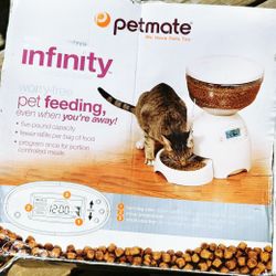 Petmate Infinity Feeder 
