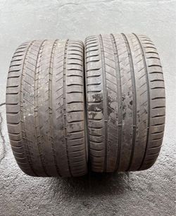 Pair Of Michelin Latitude Sport 3 Tires 295-35-21