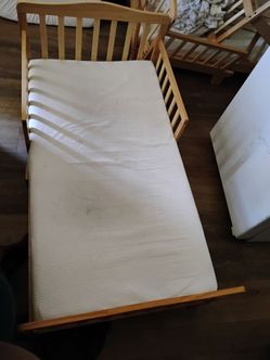 Toddler bed