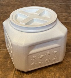 Vittles Vault 15lbs pet food storage container