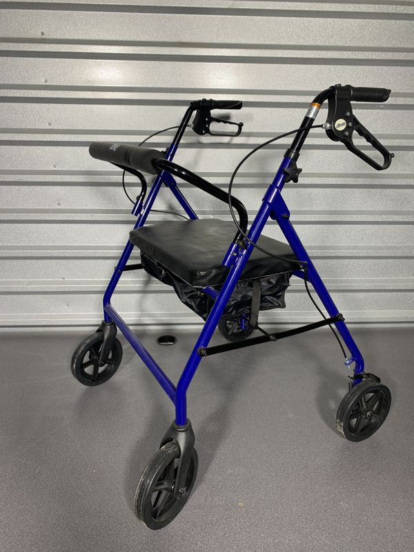 Bariatric Rollator Walker 400 lb Capacity 19” Seat ( NEW ) for Sale in