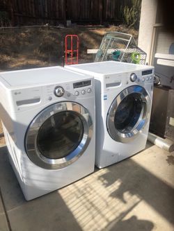 LG  pair washer electric and dryer gas white.
