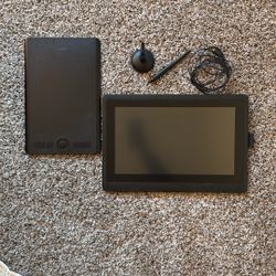 Wacom - Cintiq 16 Creative Pen Display Drawing Tablet - Black