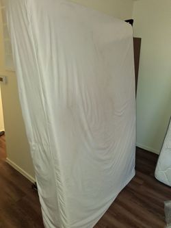 Nice Comfortable Quality Thick Queen-size Memory Foam Mattress with White Cover (no box spring)