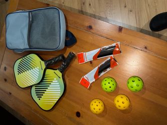 ANKYLOSAUR Pickleball Set – 2 Paddles, 4 Balls, Bag & Extra Grips