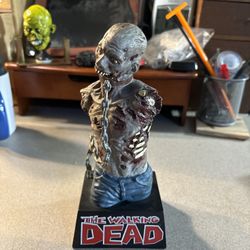 THE WALKING DEAD COIN BANK SCARY SPOOKY 8” PLASTIC CLEAN EUC