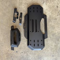 Fab Fours FB21-Z5251-1 Spare Tire Delete Fits 21-25 Bronco