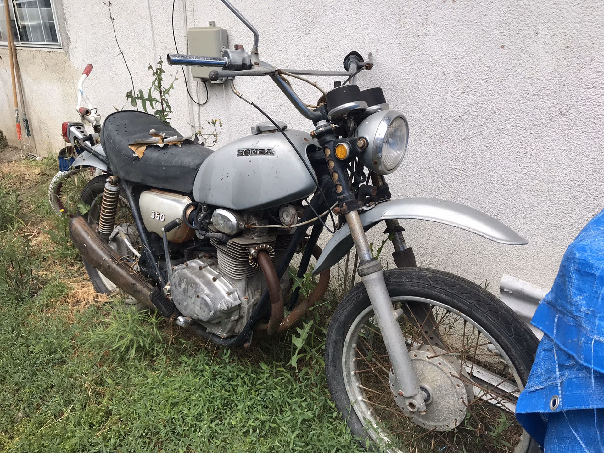 1976 Honda CB 350 motorcycle