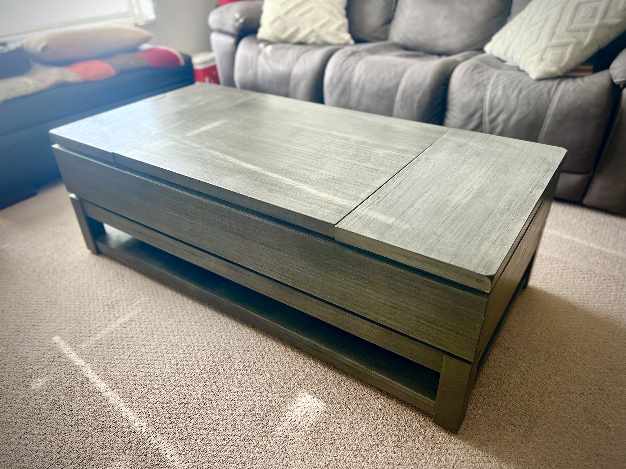 Lift-Top Coffee Table with Hidden Storage – Multi-Compartment Design