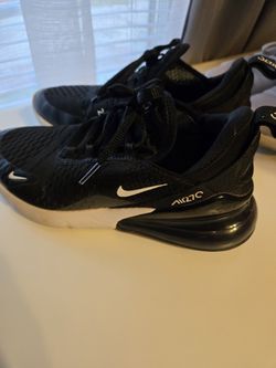 Blk Nikes