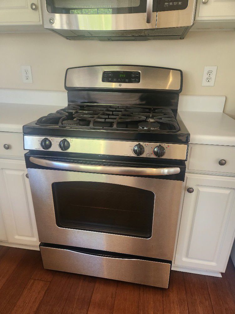 GE Appliances - Stove, Microwave and Dishwasher 