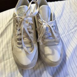 Reebok Women Size 8