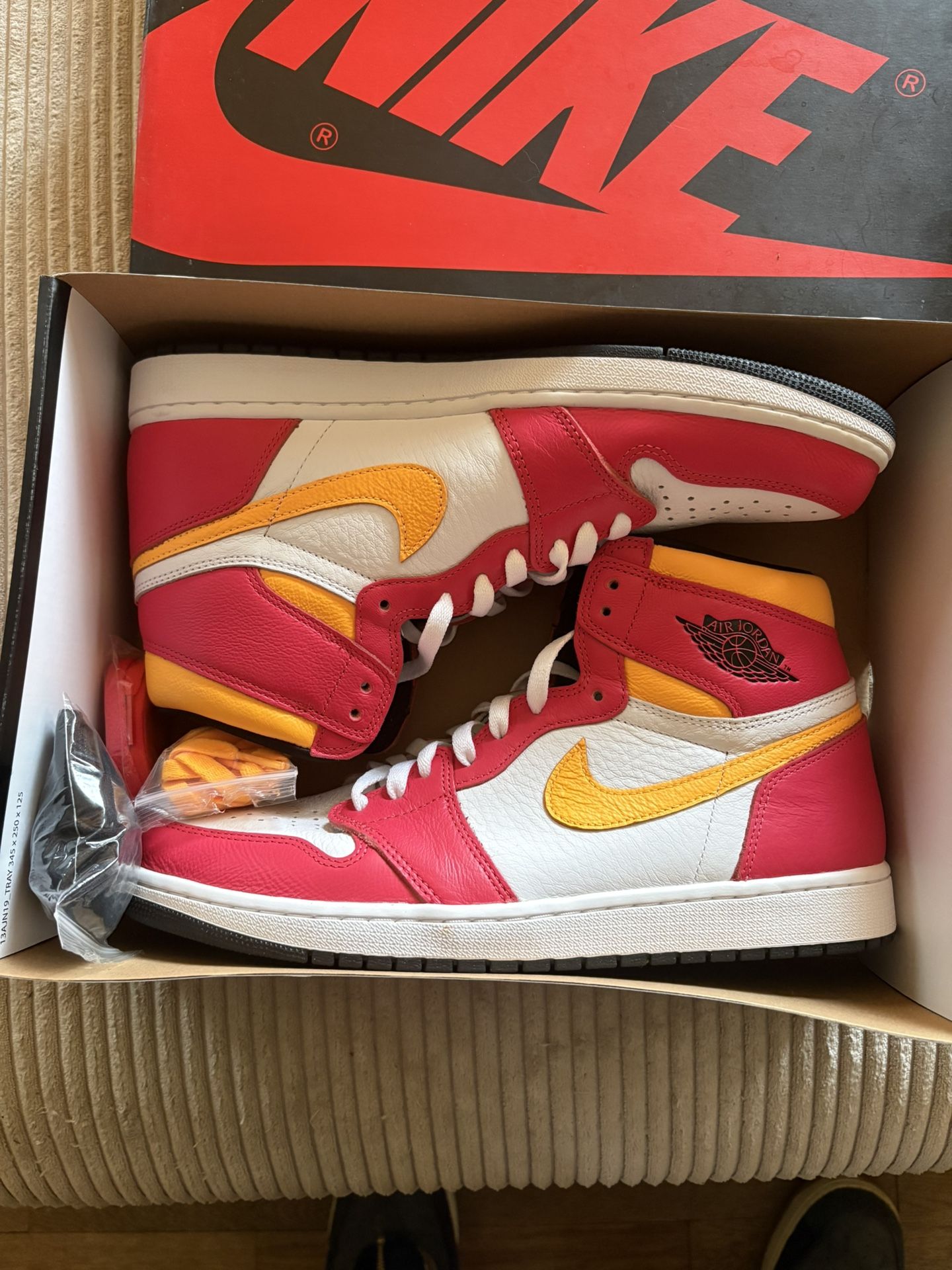 Jordan 1 Highs Light Fusion Red