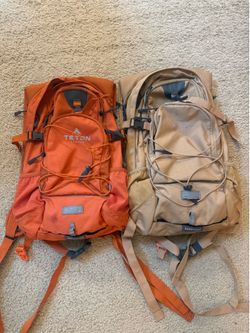 2x backpacks