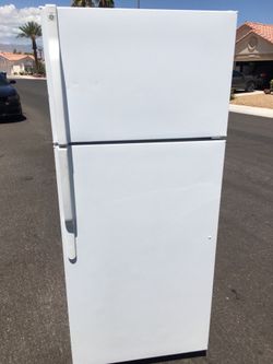 Really Nice and Clean - Ge 18 Cu. Ft. Top Freezer Refrigerator in White