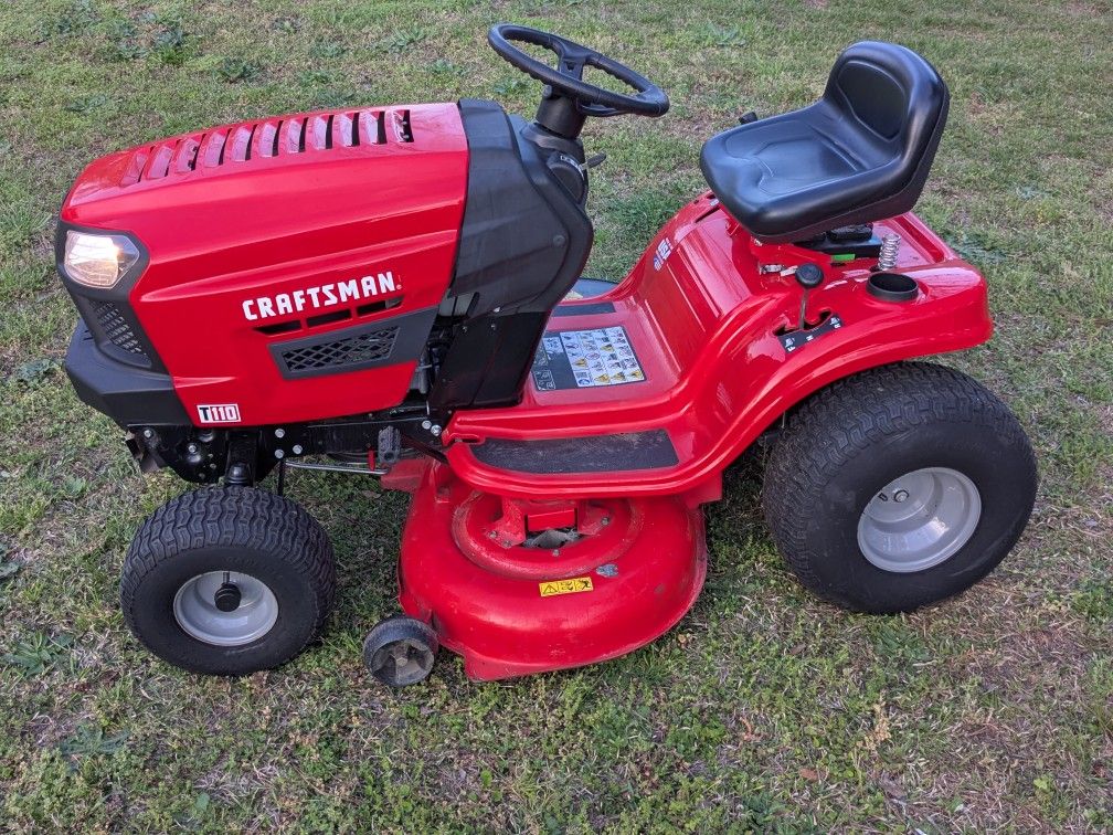 2021 Craftsman riding mower/17.5 HP/42" Deck
