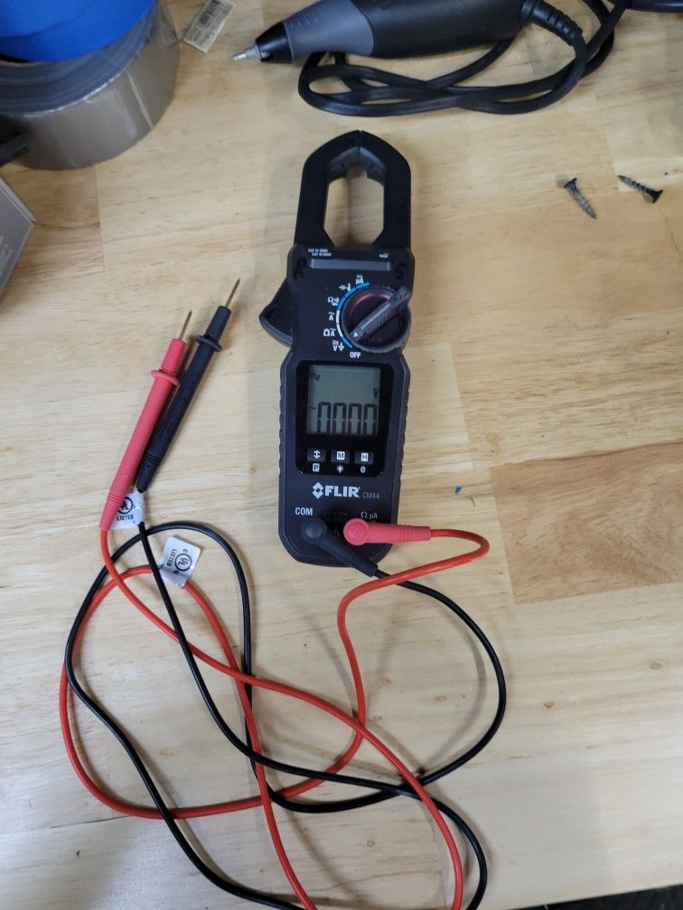Like New Flir Multimeter With Clamp Feature