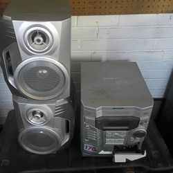 Stereo With Speakers