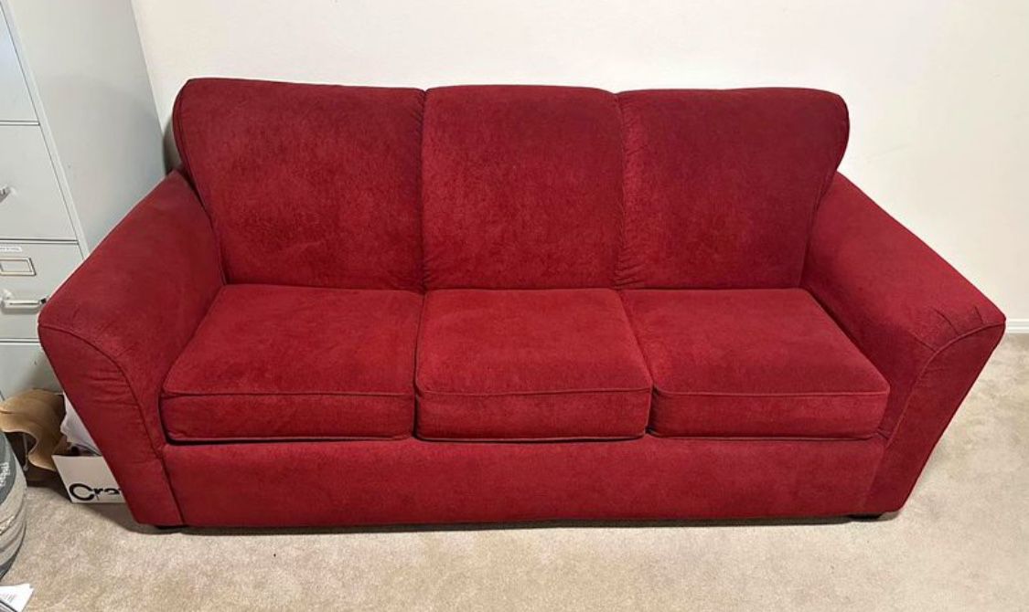 Comfy and Cozy Red Couch w Pull Out Bed Retail $900