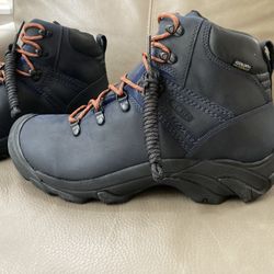 KEEN Pyrenees Mens Black Size 13 Brand New *Waterproof*