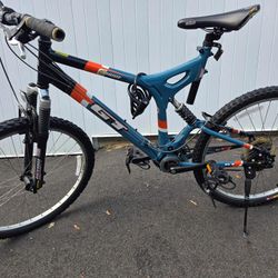 GT Mountain Bike 
