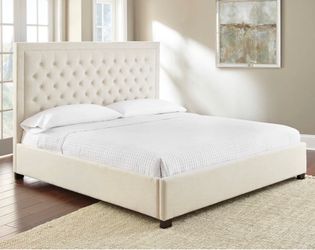 Beautiful Queen Size Bed + Mattress