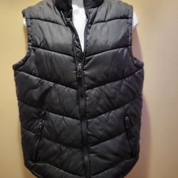 Cedar Wood State Black Puffer Vest