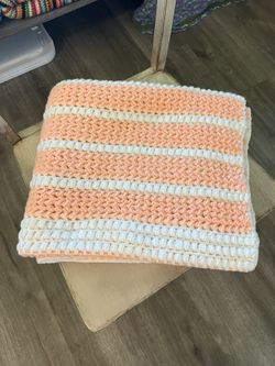 Peach & white Afghan blanket. Size 28x50-ish ☑️ Profile for More items!!