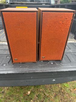 Vintage speakers fisher and another brand