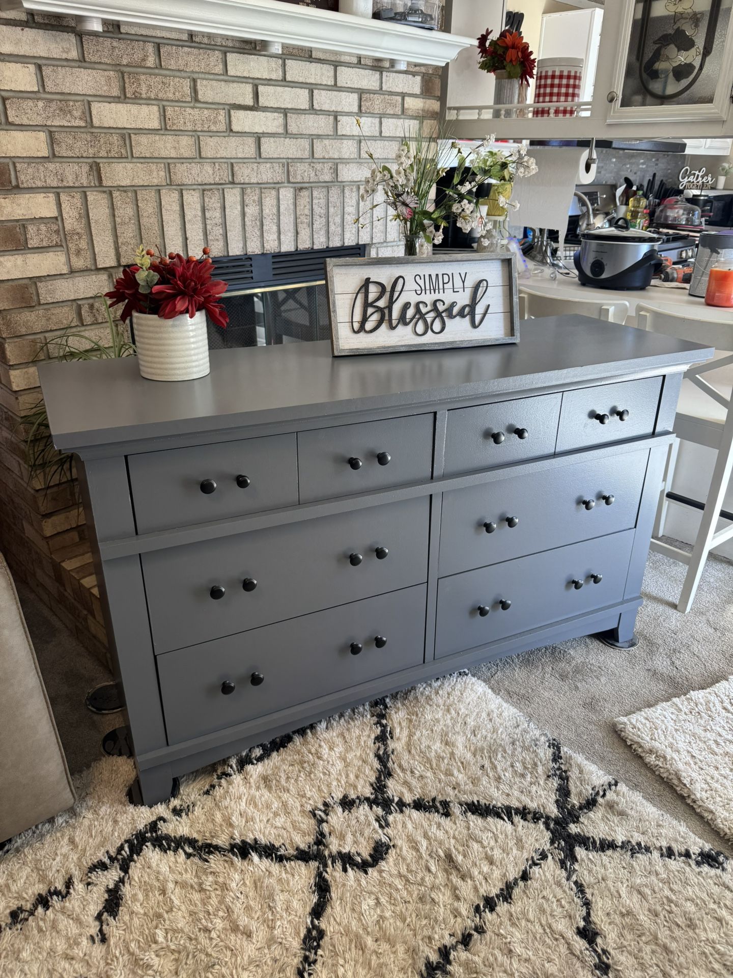 ✨✨GORGEOUS GRAY LONG 6 DRAWER DRESSER✨✨