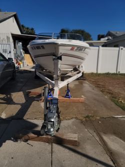 2001 Wellcraft Boat