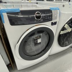 Electrolux 8 cu. ft. Front Load Gas Dryer in White 