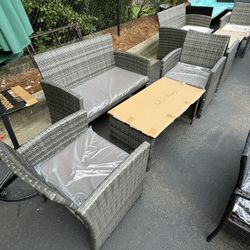 OUTDOOR PATIO SET OF 4 PIECES 