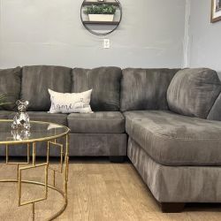 🛋️💥 Ashley gray Sectional 💥 Free Delivery And Financing Available!