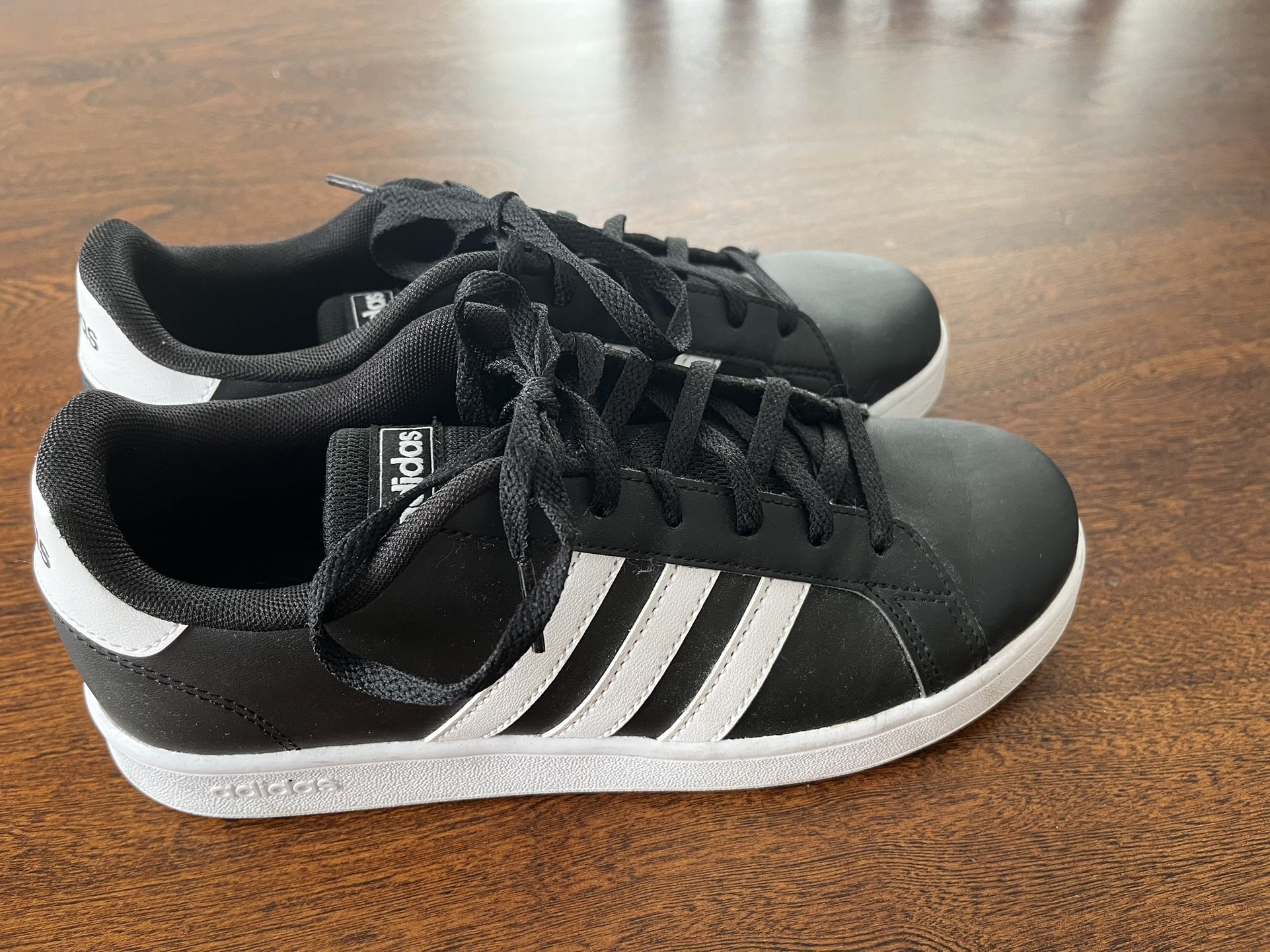 Adidas Grand Court