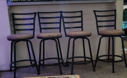 4 bar stools