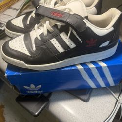 Adidas Forum Low Size 12 Black White Red