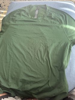 Lululemon T-Shirt