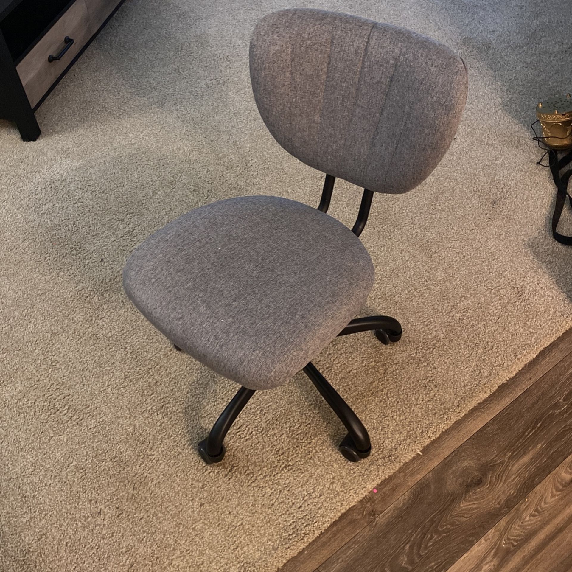 Grey Desk Chair 