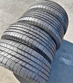 🎖️ 225 65 17 Michelin Tires Con 80% de Vida Las 4