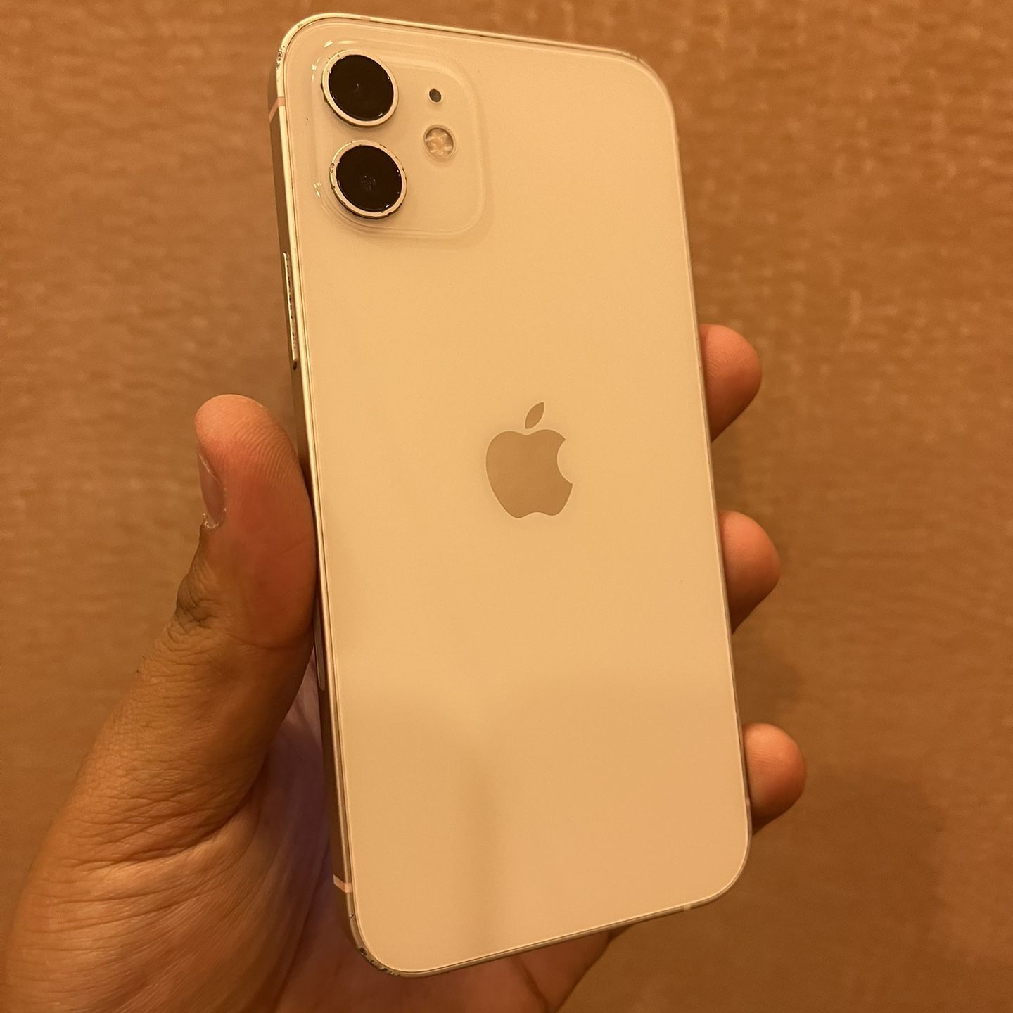 iPhone 12 White 64GB for Sale in Greenwich, CT - OfferUp
