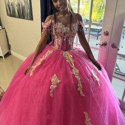 Gold Appliques Quinceanera Dresses with Bow Ruffled Ball Gown with Tiered Train Gorgeous Sweet XV Dresses SIZE 2